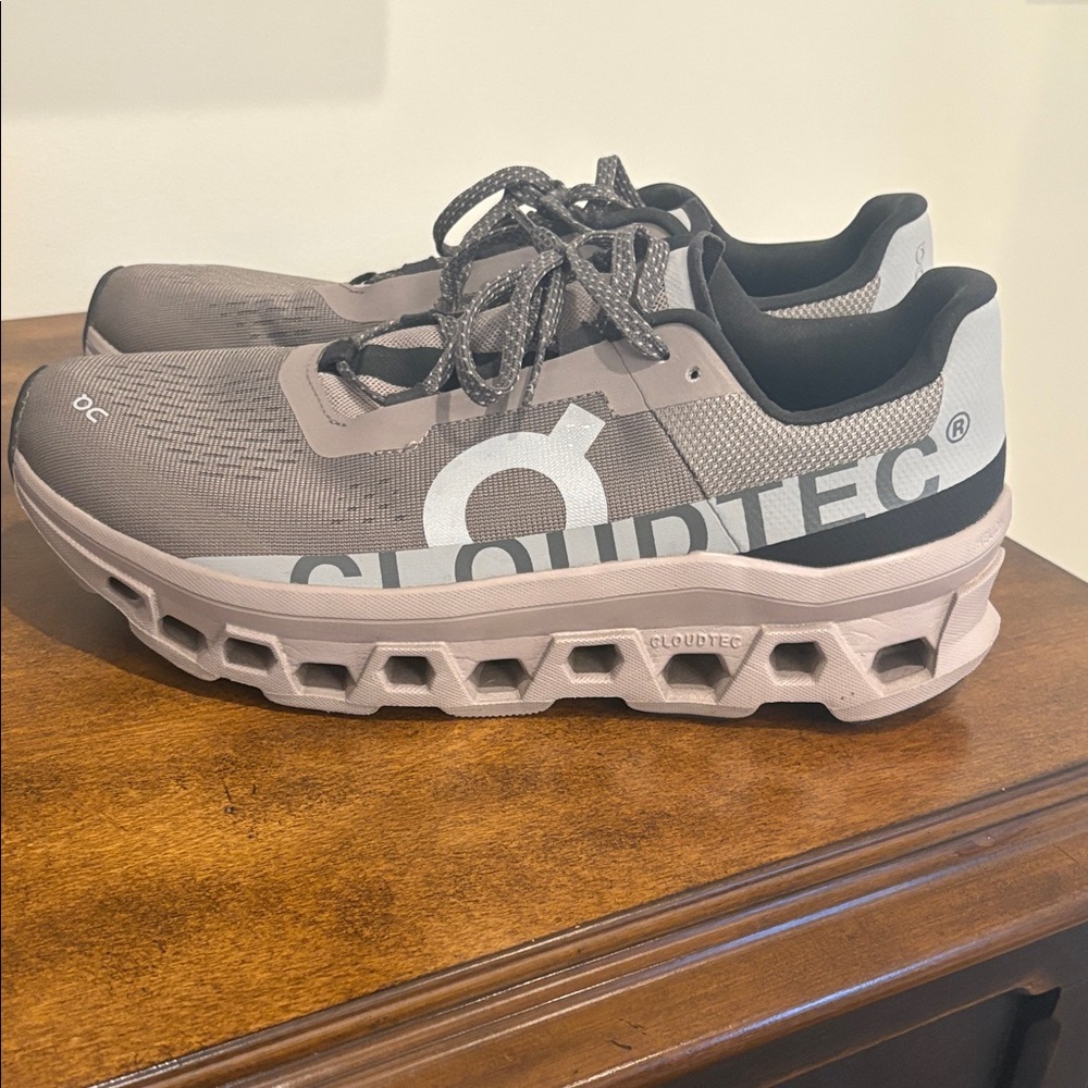 Cloudtec Men's Athletic Shoes in Gray and Black